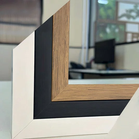 Kit 2 Quadros Abstratos Ecos da Superfície Turquesa e Dourado Moldura e Vidro