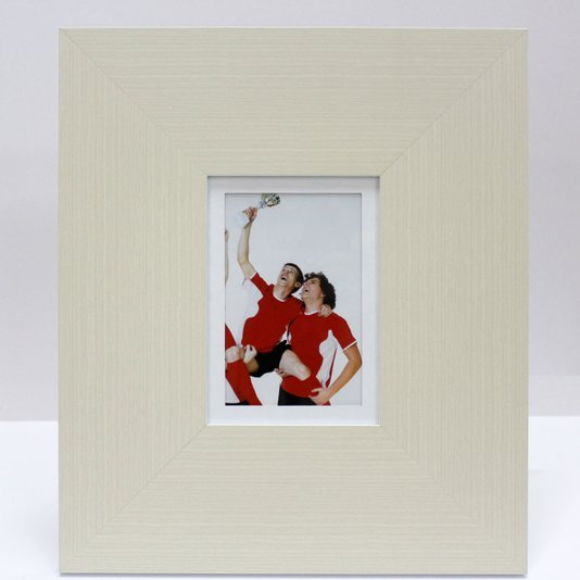Porta Retrato Grande Moldura Cor Creme e Branca para Foto 10x15cm