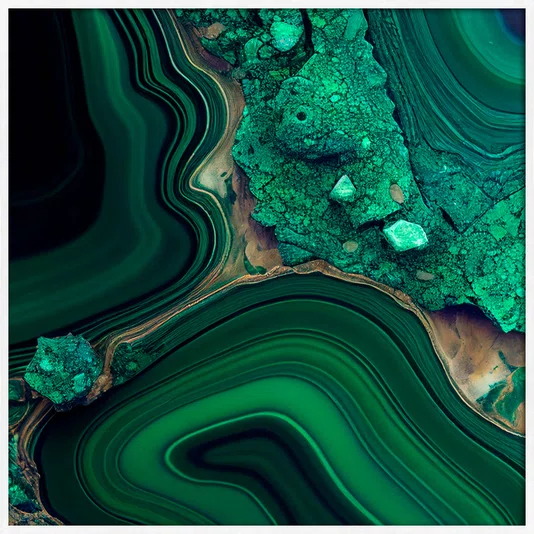Quadro Abstrato Verde Esmeralda Textura Mineral Luxuosa com Moldura e Vidro