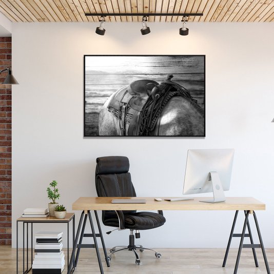 Quadro Canvas com Moldura Preta Cavalo Encilhado em Preto e Branco 120x80cm