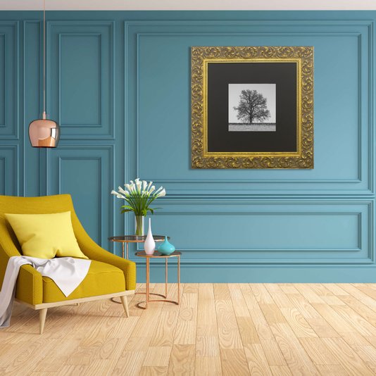 Quadro Clássico com Moldura Dourada Árvore Solitária 80x80cm