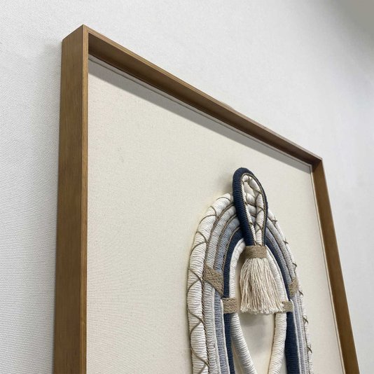 Quadro Cocar Indígena Arte Manual em Fios Azul e Branco 85x105 cm