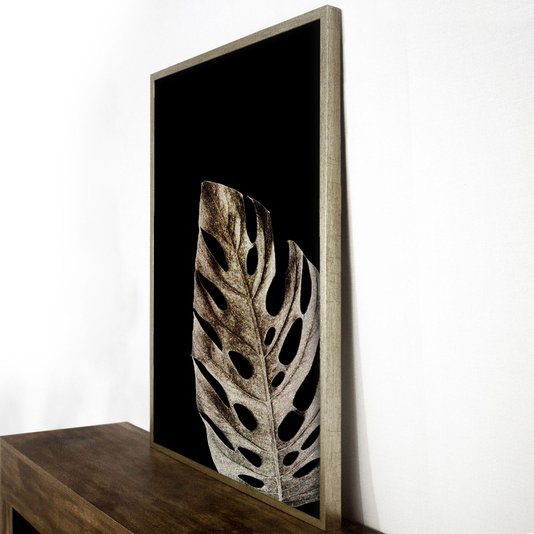 Quadro com Moldura Prata Arte Folha com Fundo Preto 70x100 cm