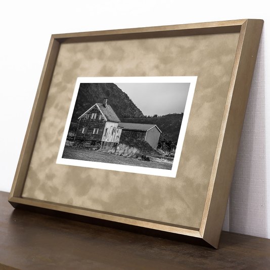 Quadro Decorativo com Moldura Bronze Paisagem Casa Rural 40x30cm