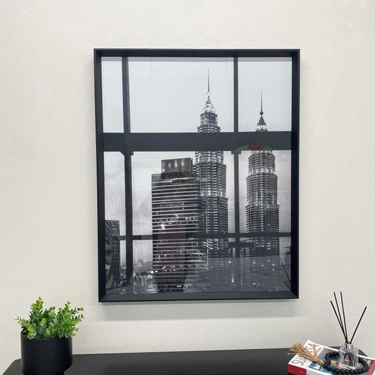 Quadro Decorativo com Moldura Chanfrada Paisagem Urbana em Preto e Branco - Escolha o Tamanho