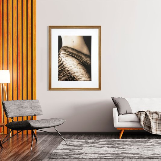 Quadro Decorativo com Moldura Marrom Nu Artístico Mulher 110x130cm
