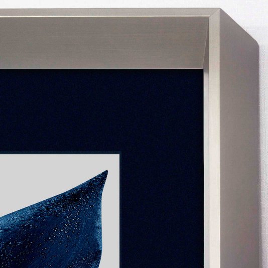 Quadro Decorativo com Moldura Prata Botão Flor de Tulipa Azul 85x85 cm