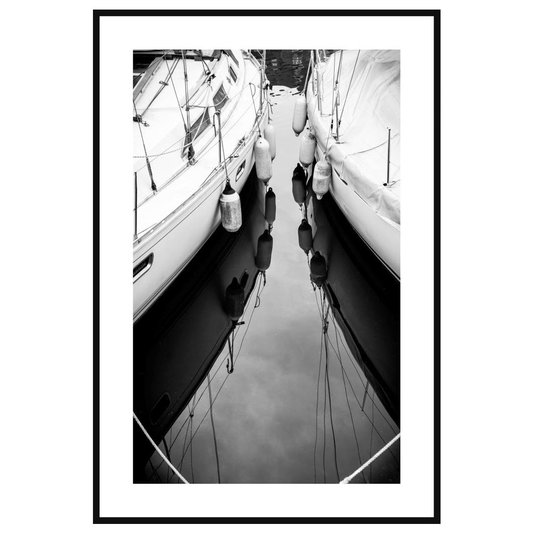Quadro Decorativo com Moldura Preta Barcos Ancorados - Escolha o Tamanho