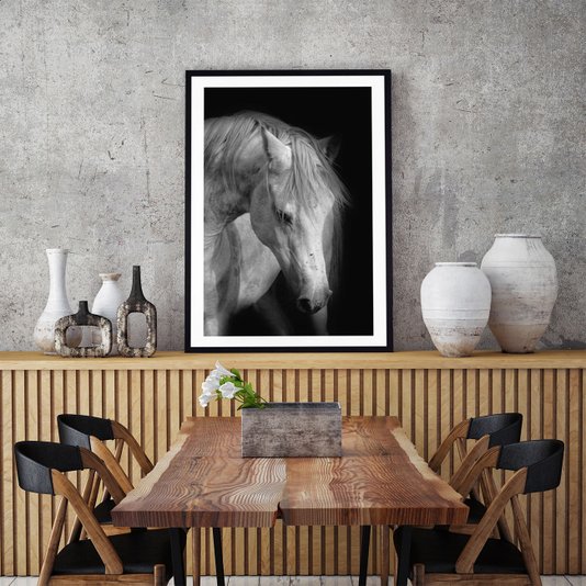 Quadro Decorativo com Moldura Preta Cavalo em Preto e Branco - Escolha o Tamanho