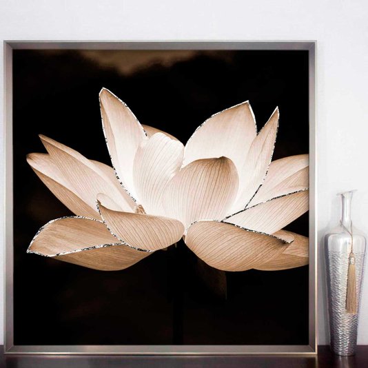 Quadro Decorativo Floral com Moldura Prata Flor de Lótus em Tom Sépia