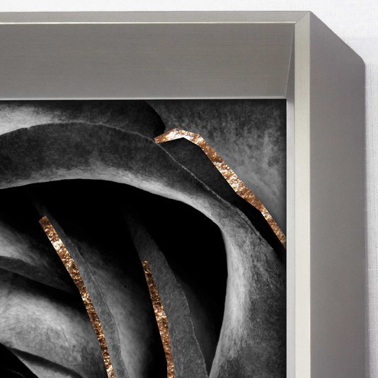 Quadro Decorativo Floral com Moldura Prata Flor em Preto e Branco 95x95 cm