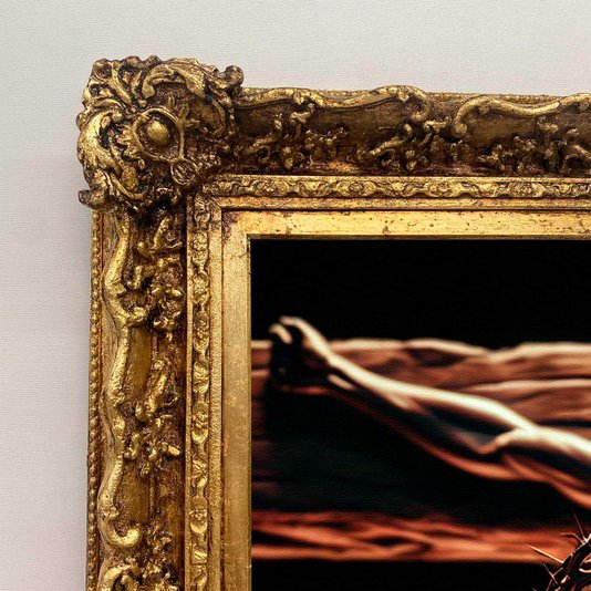 Quadro em Canvas com Moldura Clássica Dourada Leão com Coroa de Espinhos