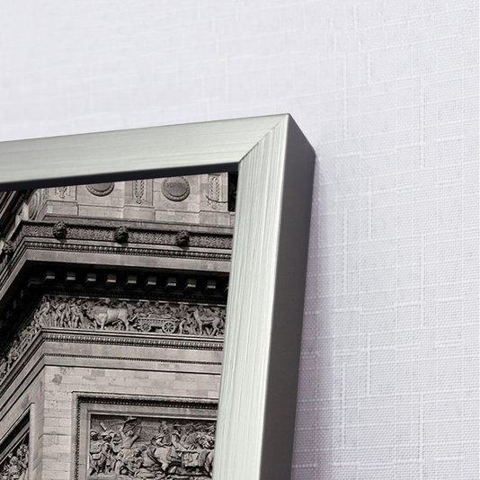Detalhes: moldura e gravura.