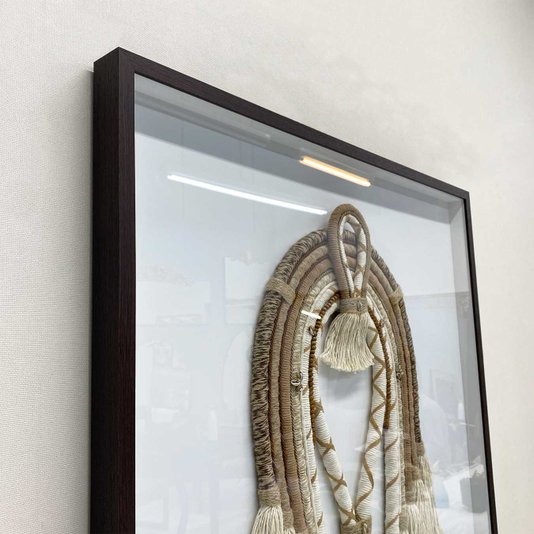 Quadro Escultura Cocar Indígena Arte em Fios Tons Neutros 90x100 cm