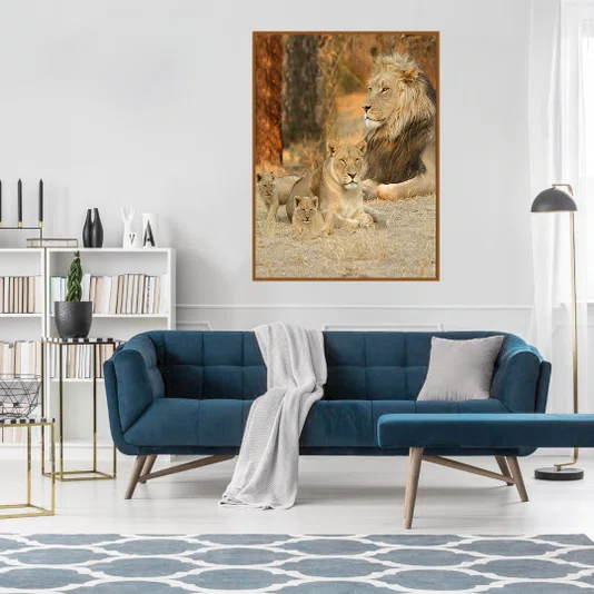 Quadro Família de Leão com 2 Filhotes na Savana Africada com Moldura e Vidro