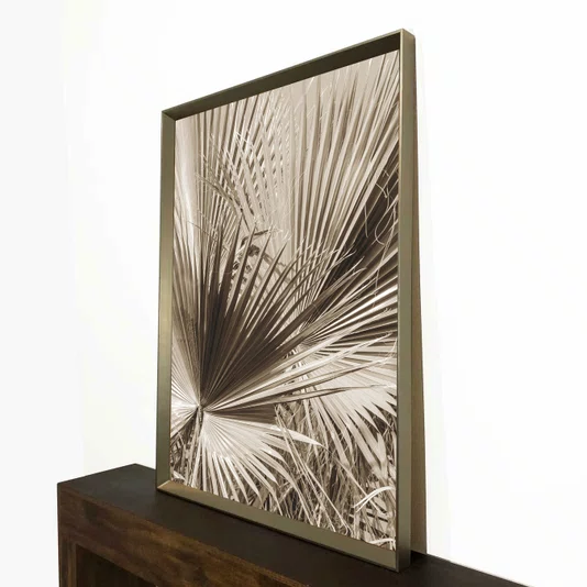 Quadro Moderno Folhas de Palmeiras com Moldura Laqueada Chanfrada 95x145 cm