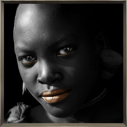 Quadro Retrato Mulher Africana - Beleza Atemporal e Expressão Artística