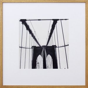 Quadro Decorativo Arquitetônico com Moldura na Cor Carvalho Ponte do Brooklyn 50x50cm