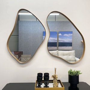 Conjunto de Espelhos Orgânicos: Elegância e Versatilidade com Borda Amadeirada Conjunto de Espelhos Orgânicos: Elegância e Versatilidade com Borda Amadeirada