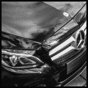 Quadro Decorativo em Preto e Branco Carro Esportivo Frente Mercedes Benz 80x80cm Quadro Decorativo em Preto e Branco Carro Esportivo Frente Mercedes Benz 80x80cm