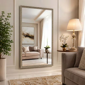 Espelho Clássico com Moldura Prata Envelhecida Gravada: Design com Elegância
