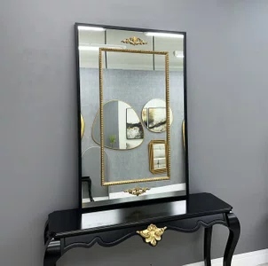 Espelho Clássico com Moldura Preta e Apliques Folheados em Dourado 90x140CM