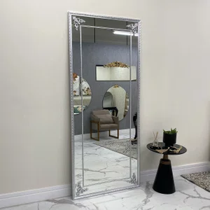Espelho Clássico de Chão com Moldura Prata Folheada à Mão: Requinte e Luxo Espelho Clássico de Chão com Moldura Prata Folheada à Mão: Requinte e Luxo
