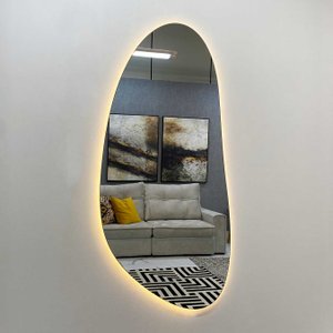 Espelho com Led Formato Orgânico Borda Infinita em Base de MDF Espelho com Led Formato Orgânico Borda Infinita em Base de MDF