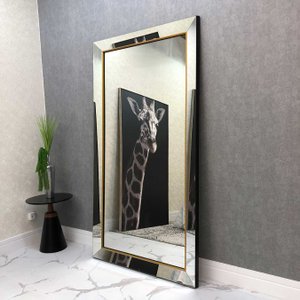 Espelho de Chão Fascinare: Elegância com Moldura Espelhada Chanfrada Bisotê Espelho de Chão Fascinare: Elegância com Moldura Espelhada Chanfrada Bisotê