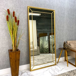 Espelho Decorativo Clássico Grandeza com Moldura Dourada: Elegância Folheada à Mão Espelho Decorativo Clássico Grandeza com Moldura Dourada: Elegância Folheada à Mão