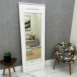 Espelho Decorativo Rústico com Moldura Branca Estilo Provençal com Apliques