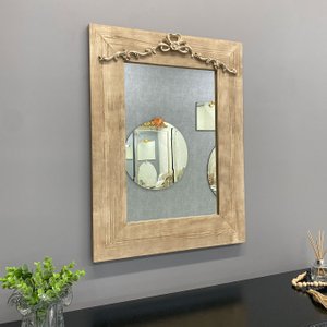 Espelho Decorativo Rústico Moldura na Cor Creme Estilo Provençal com Aplique Espelho Decorativo Rústico Moldura na Cor Creme Estilo Provençal com Aplique