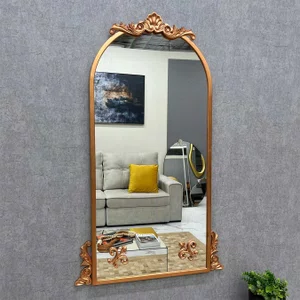 Espelho Estilo Clássico Folheado à Mão Formato Oval Base Reta e Apliques