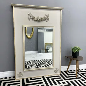 Espelho Grande com Moldura Rústica com Detalhes Dourados 120x170 cm