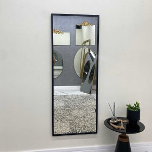 Espelho Moderno Decorativo com Moldura Preta sem Bisotê - Escolha o Tamanho Espelho Moderno Decorativo com Moldura Preta sem Bisotê - Escolha o Tamanho