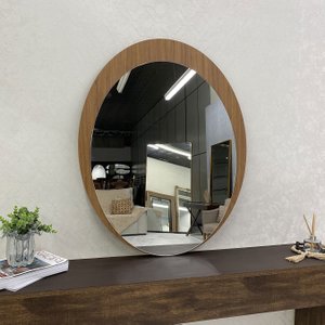 Espelho Moderno Oval em Base de MDF Amadeirada: Sofisticação e Praticidade Espelho Moderno Oval em Base de MDF Amadeirada: Sofisticação e Praticidade