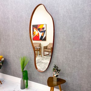 Espelho Orgânico com Borda Amadeirada Avermelhada: Elegância Vibrante para Decorar Espelho Orgânico com Borda Amadeirada Avermelhada: Elegância Vibrante para Decorar