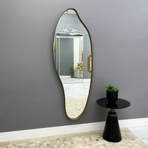 Espelho Orgânico com Borda Amadeirada Avermelhada: Elegância Vibrante para Decorar