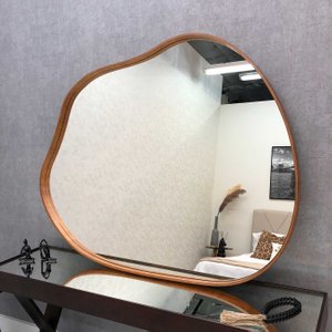 Espelho Orgânico com Borda Amadeirada: Estilo Natural e Elegante para sua Decoração