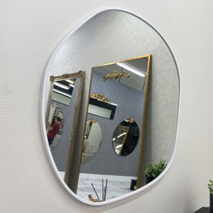 Espelho Orgânico Personalizado com Moldura Branca Sob Medida Espelho Orgânico Personalizado com Moldura Branca Sob Medida