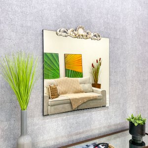 Espelho Retangular com Borda Infinita e Frontão Folheado Prata: Luxo e Elegância Espelho Retangular com Borda Infinita e Frontão Folheado Prata: Luxo e Elegância