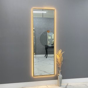 Espelho Retangular com Moldura em Carvalho Americano e LED - Iluminação e Funcionalidade Espelho Retangular com Moldura em Carvalho Americano e LED - Iluminação e Funcionalidade