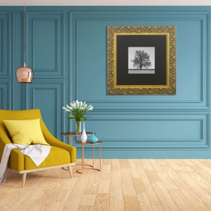 Quadro Clássico com Moldura Dourada Árvore Solitária 80x80cm