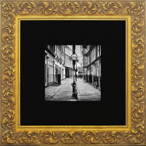 Quadro Clássico com Moldura Dourada Gravada Meard Street 80x80cm Quadro Clássico com Moldura Dourada Gravada Meard Street 80x80cm