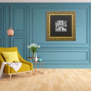 Quadro Clássico com Moldura Dourada Gravada Meard Street 80x80cm