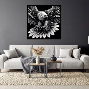 Quadro Decorativo Águia Predadora em Voo em Preto e Branco com Moldura e Vidro