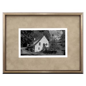 Quadro Decorativo com Moldura Bronze Paisagem Casa Antiga 40x30cm