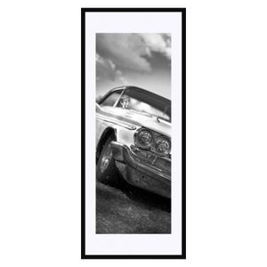Quadro Decorativo em Preto e Branco Frente Carro Antigo com Grade Cromada 50x120cm Quadro Decorativo em Preto e Branco Frente Carro Antigo com Grade Cromada 50x120cm