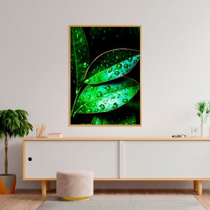 Quadro Decorativo Folhas Verdes na Chuva Detalhes em Dourado 70x100 cm