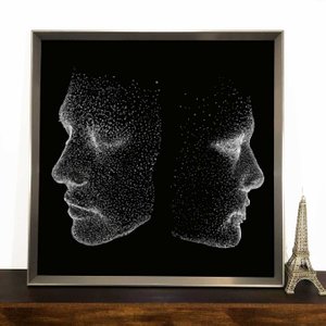 Quadro Decorativo Moderno com Moldura Prata Silhuetas de Rostos em Fundo Preto Quadro Decorativo Moderno com Moldura Prata Silhuetas de Rostos em Fundo Preto